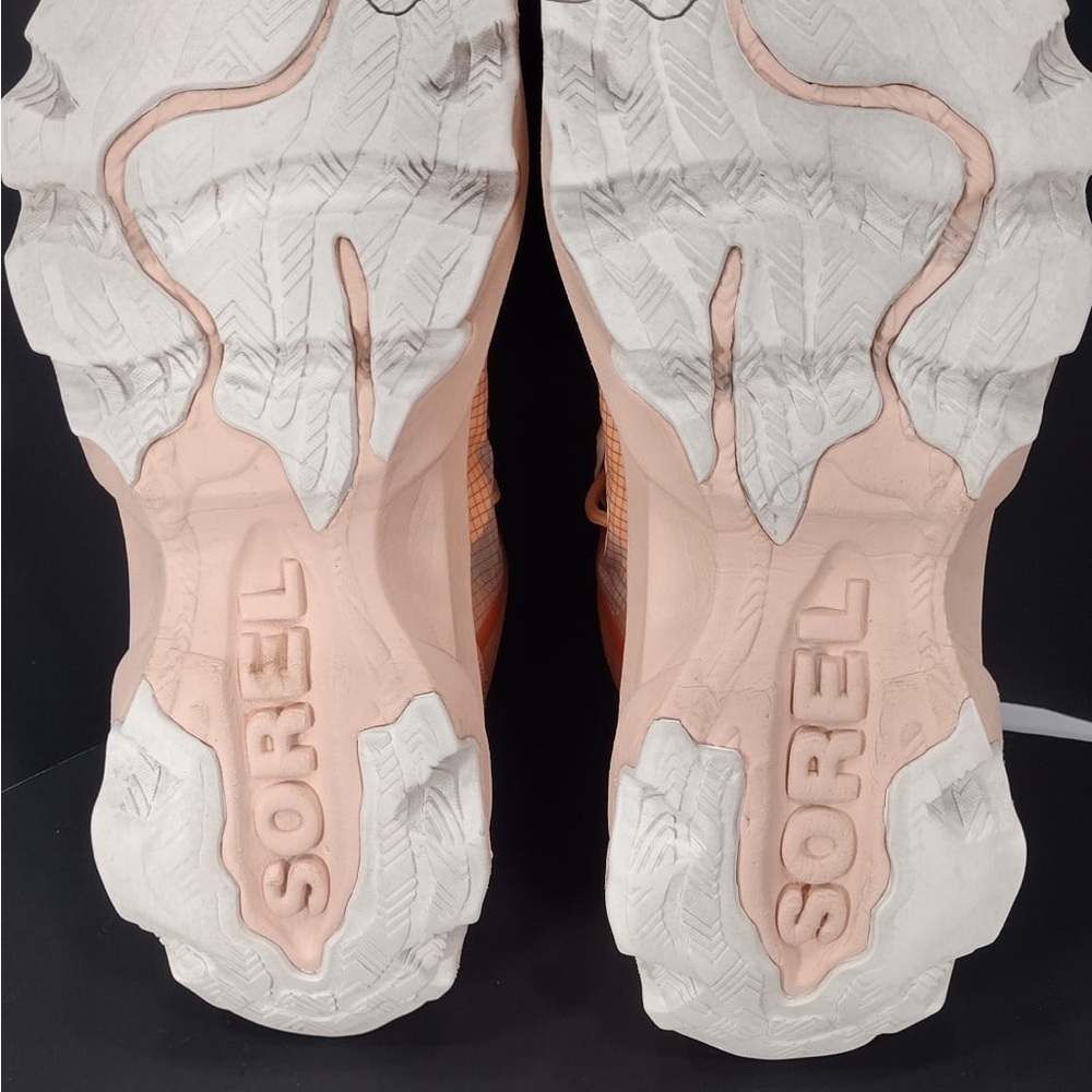 Sorel Women's Pink Sneakers size 11 pre
Owned Exellent condition - Picture 6 of 9